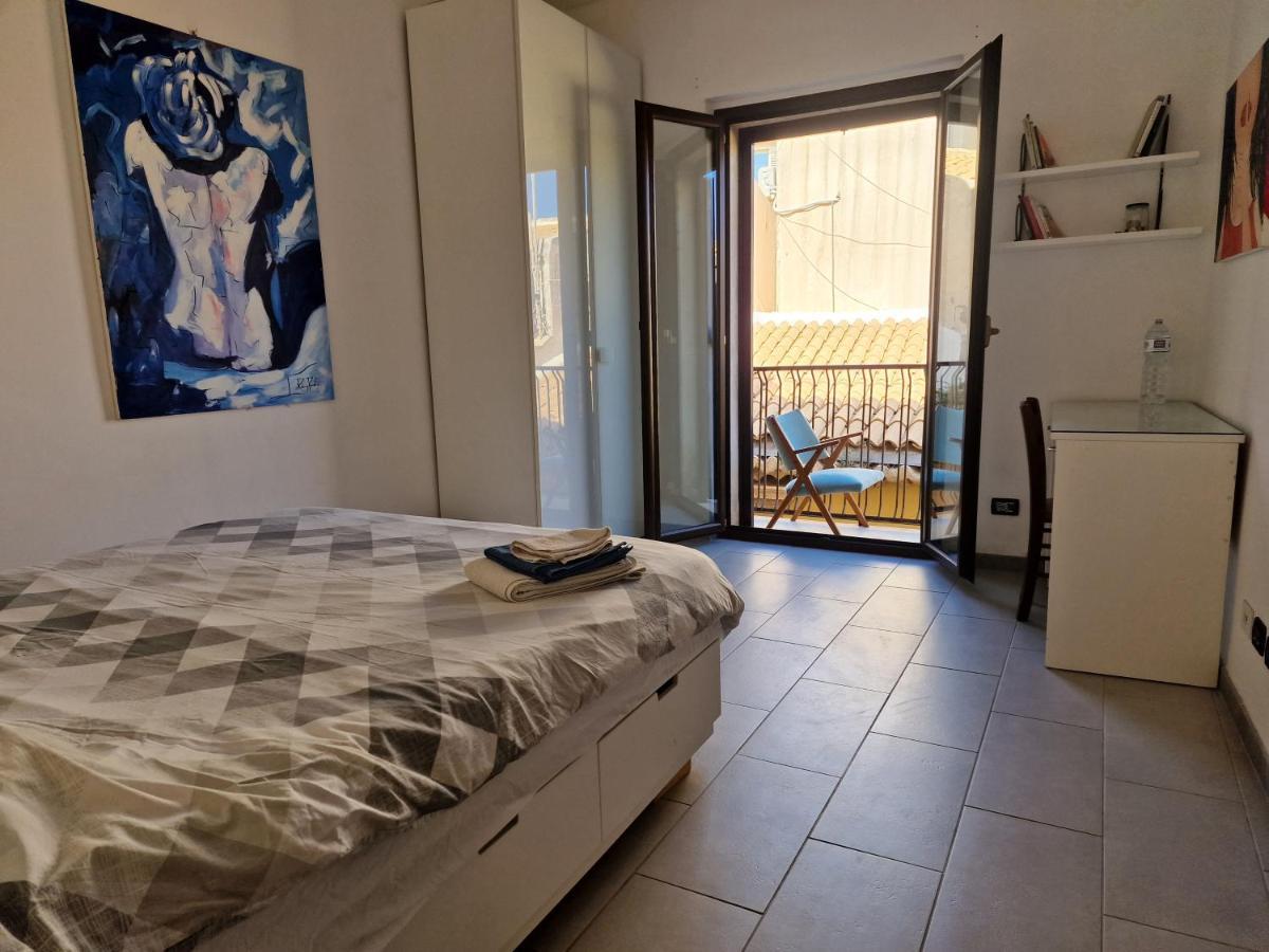 Sea-View Terrace & Bikes Moon Ortigia Holiday Home Сиракузы Экстерьер фото