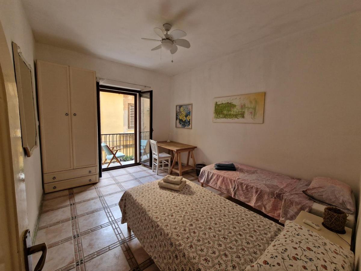 Sea-View Terrace & Bikes Moon Ortigia Holiday Home Сиракузы Экстерьер фото