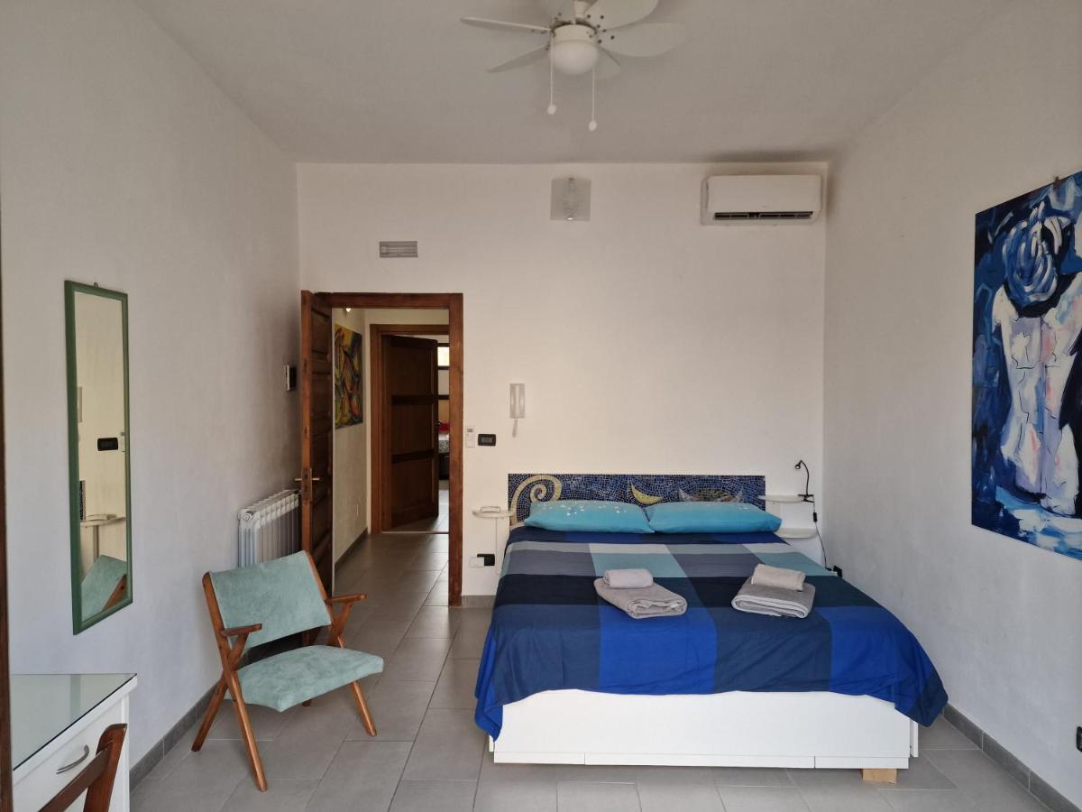 Sea-View Terrace & Bikes Moon Ortigia Holiday Home Сиракузы Экстерьер фото